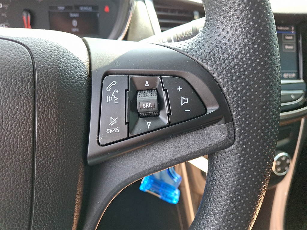 2021 Chevrolet Trax LS - Photo 21
