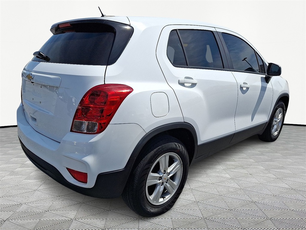 2021 Chevrolet Trax LS - Photo 6