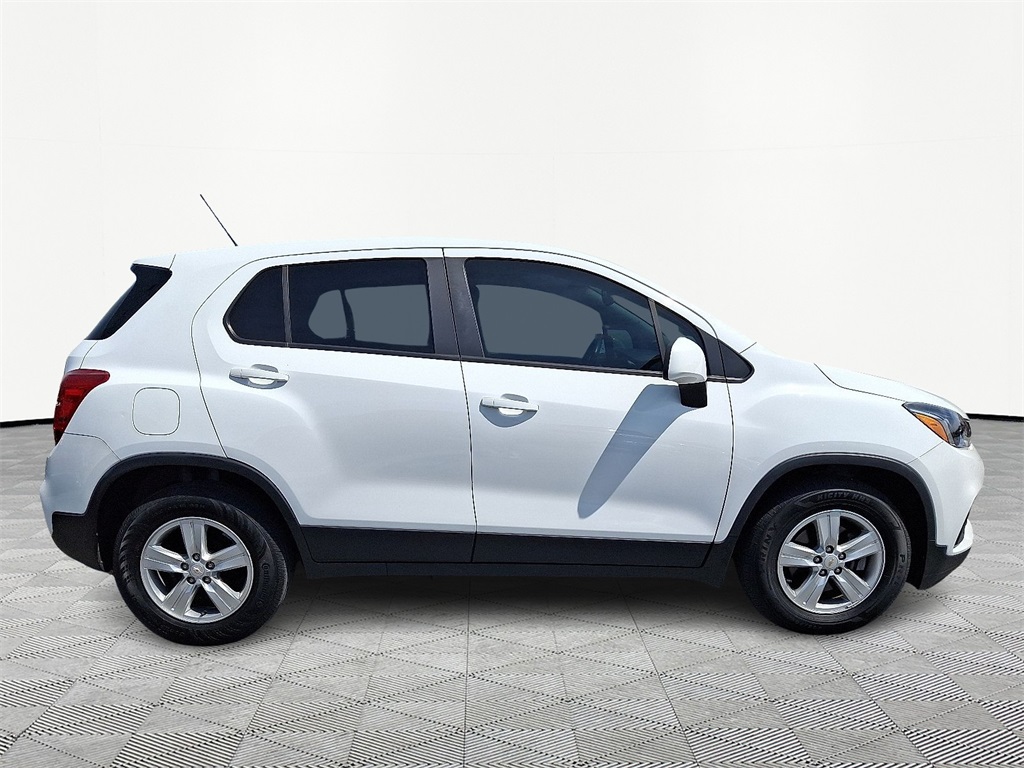 2021 Chevrolet Trax LS - Photo 7