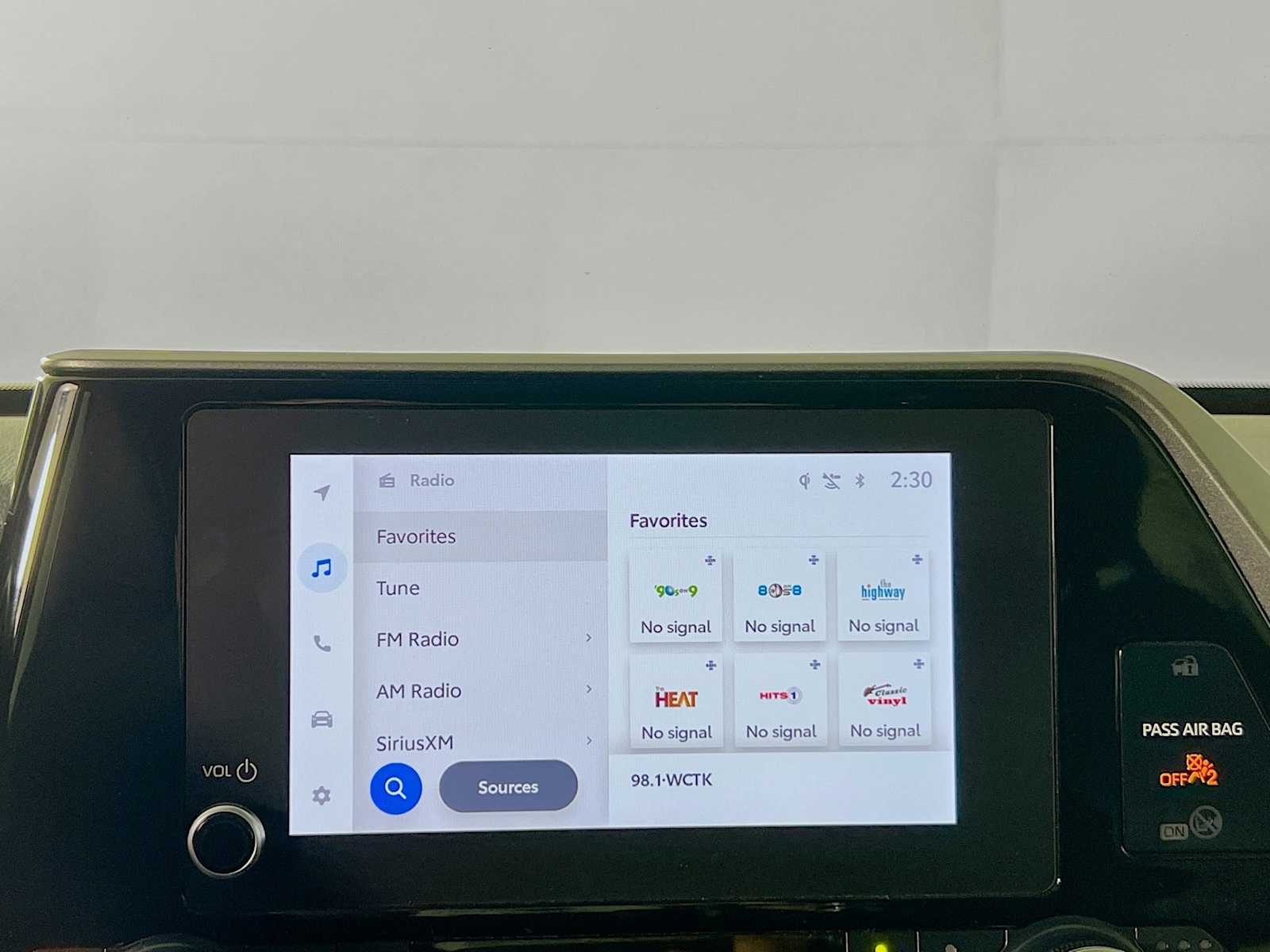 2023 Toyota Highlander XLE - Photo 14