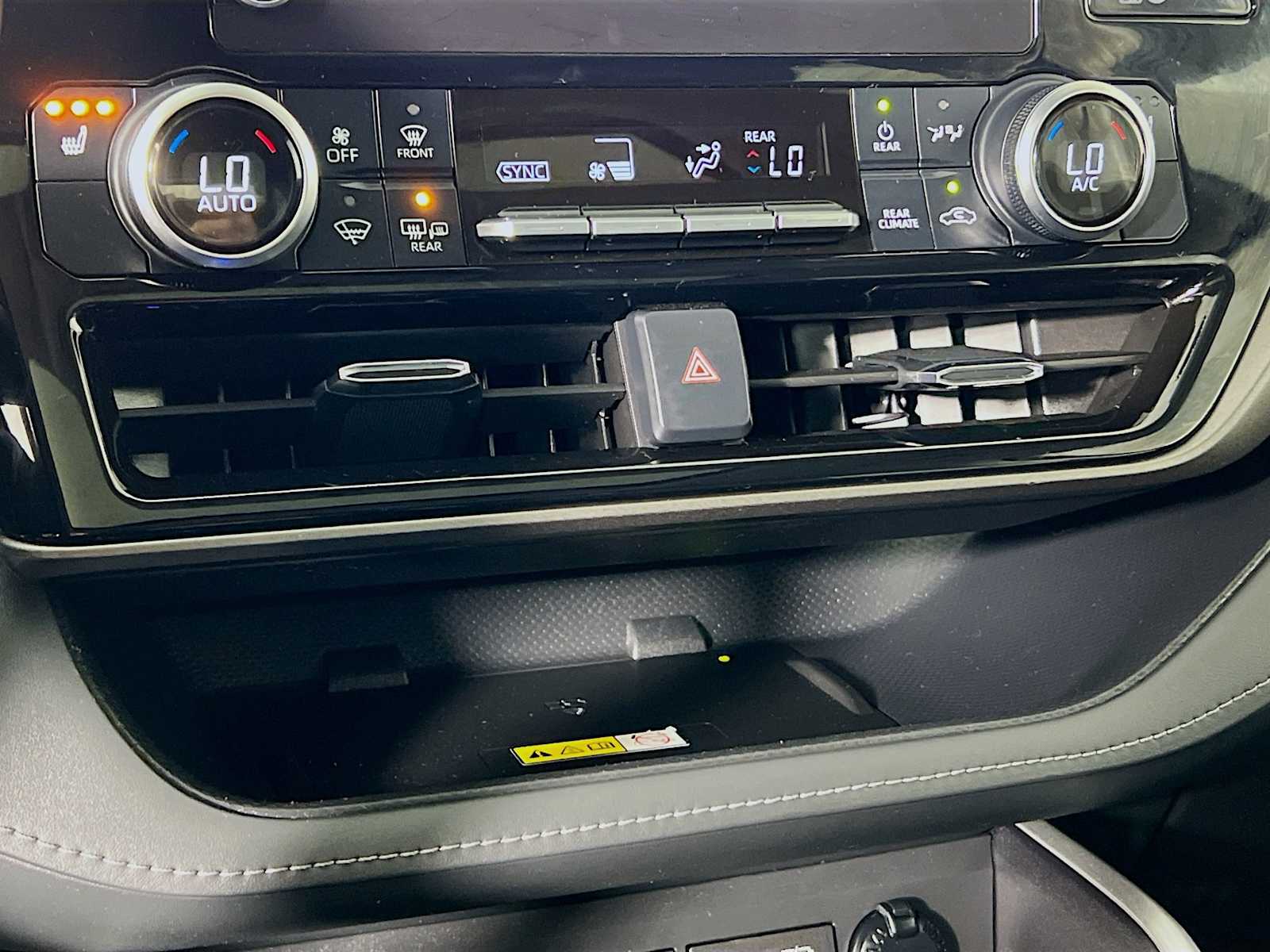 2023 Toyota Highlander XLE - Photo 15