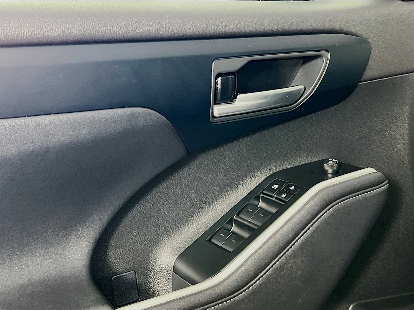 2023 Toyota Highlander XLE - Photo 17