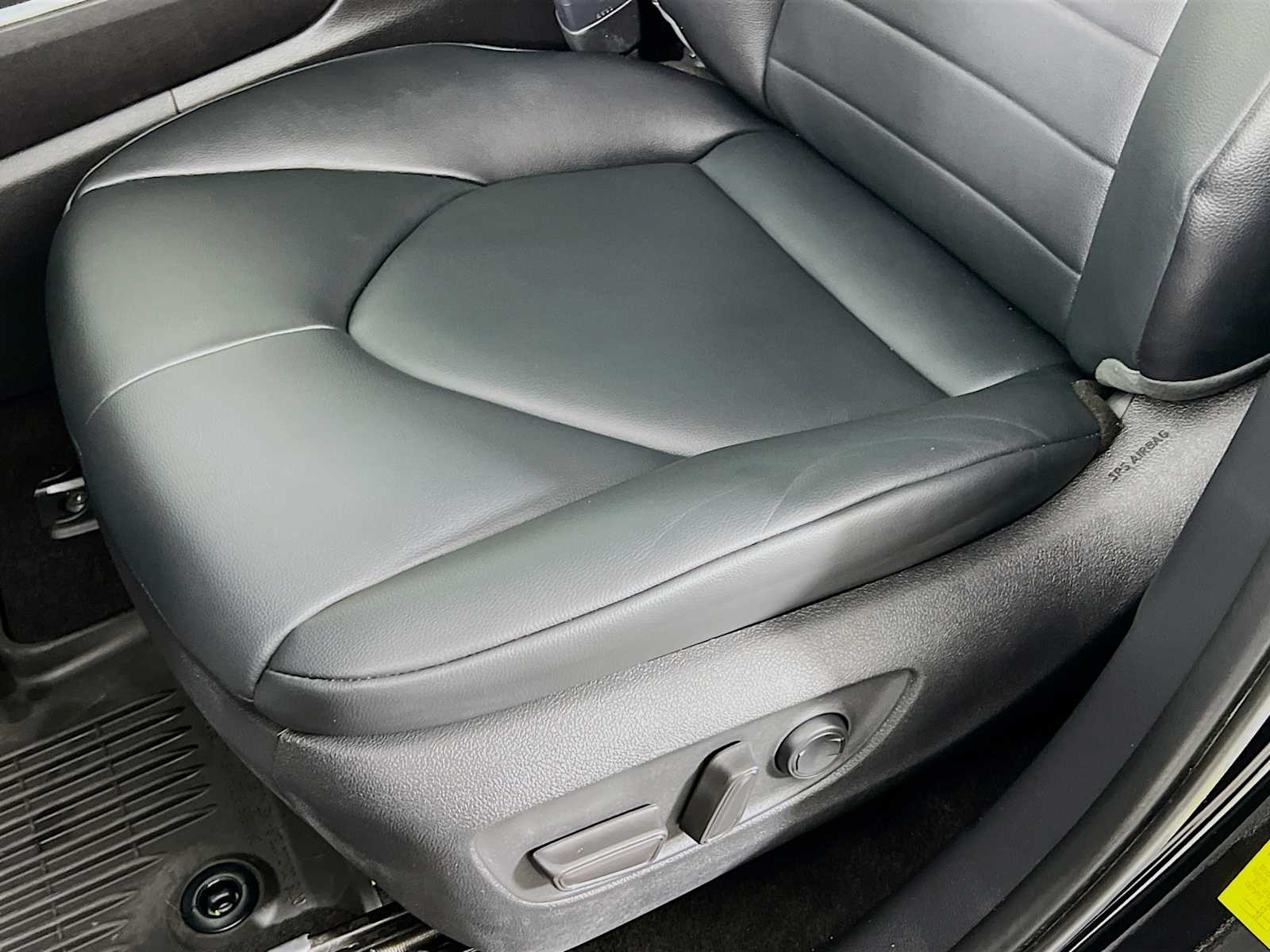 2023 Toyota Highlander XLE - Photo 19