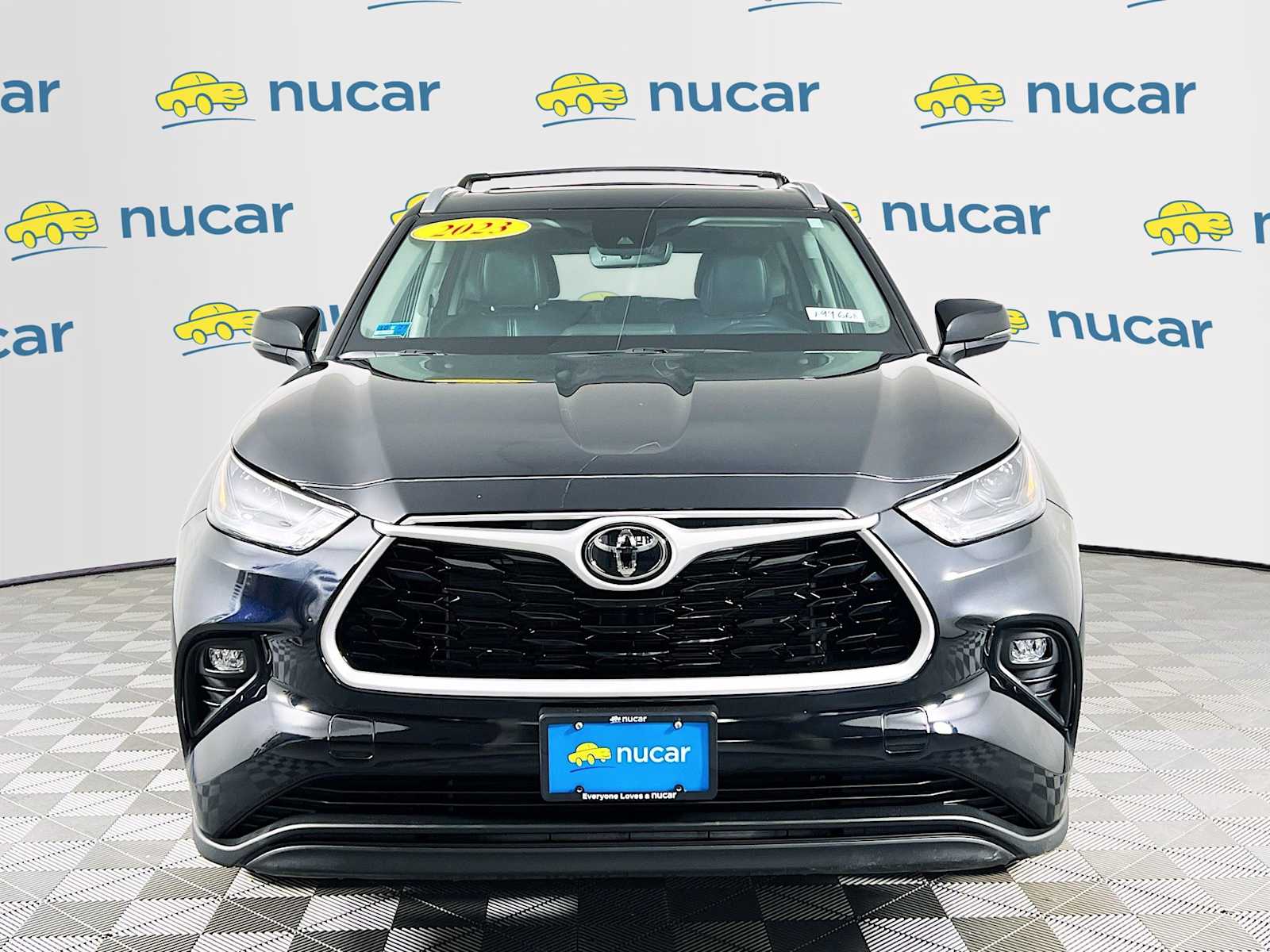 2023 Toyota Highlander XLE - Photo 2