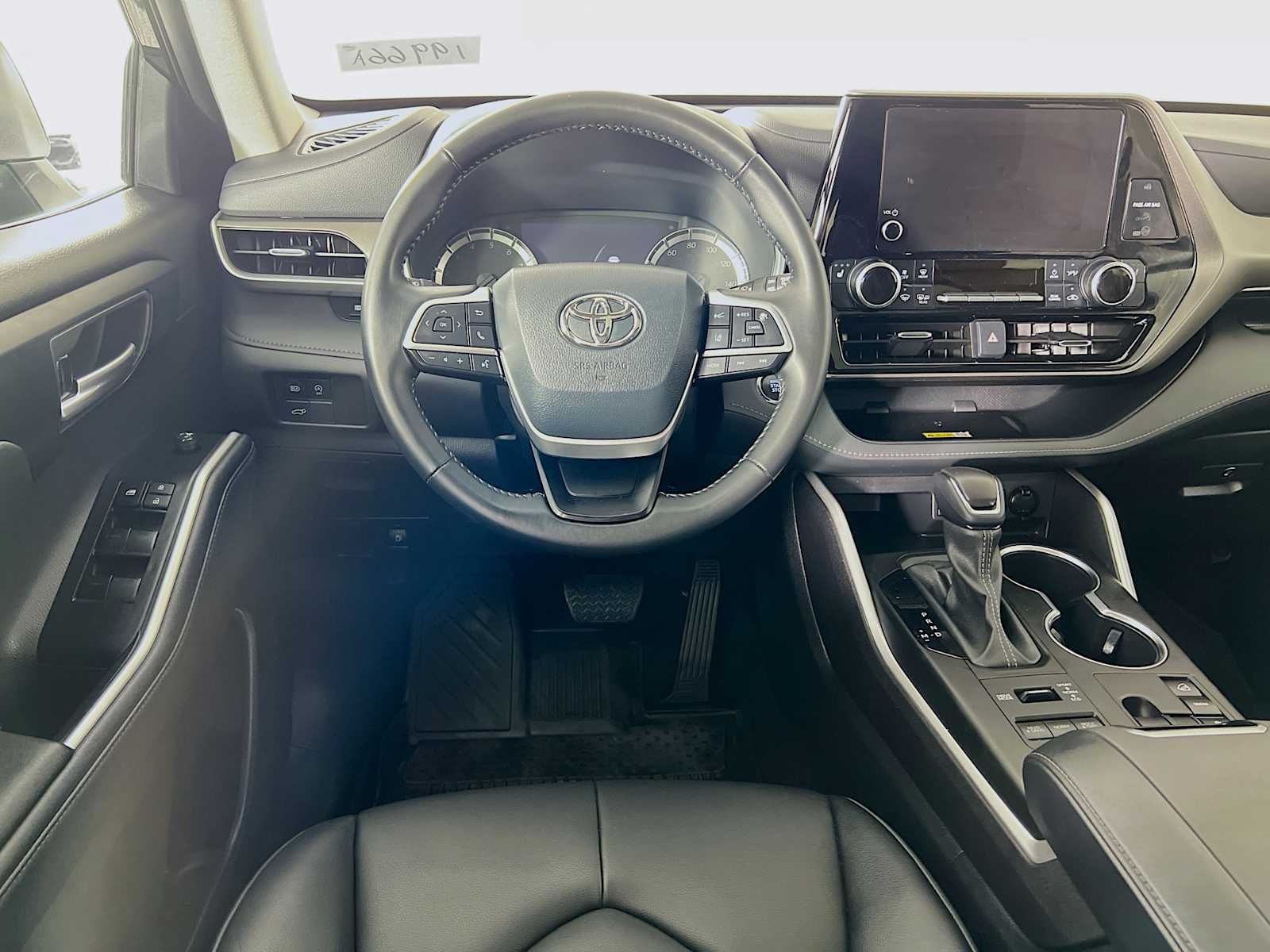 2023 Toyota Highlander XLE - Photo 23