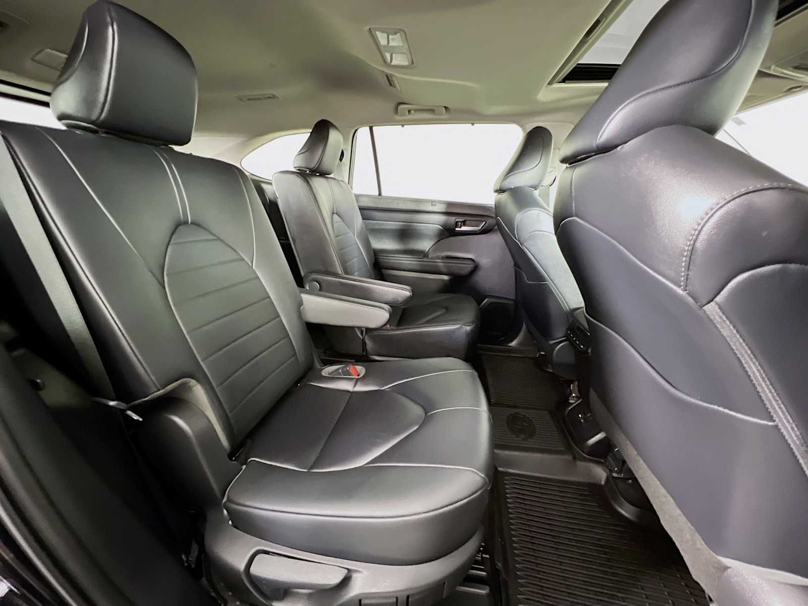 2023 Toyota Highlander XLE - Photo 29
