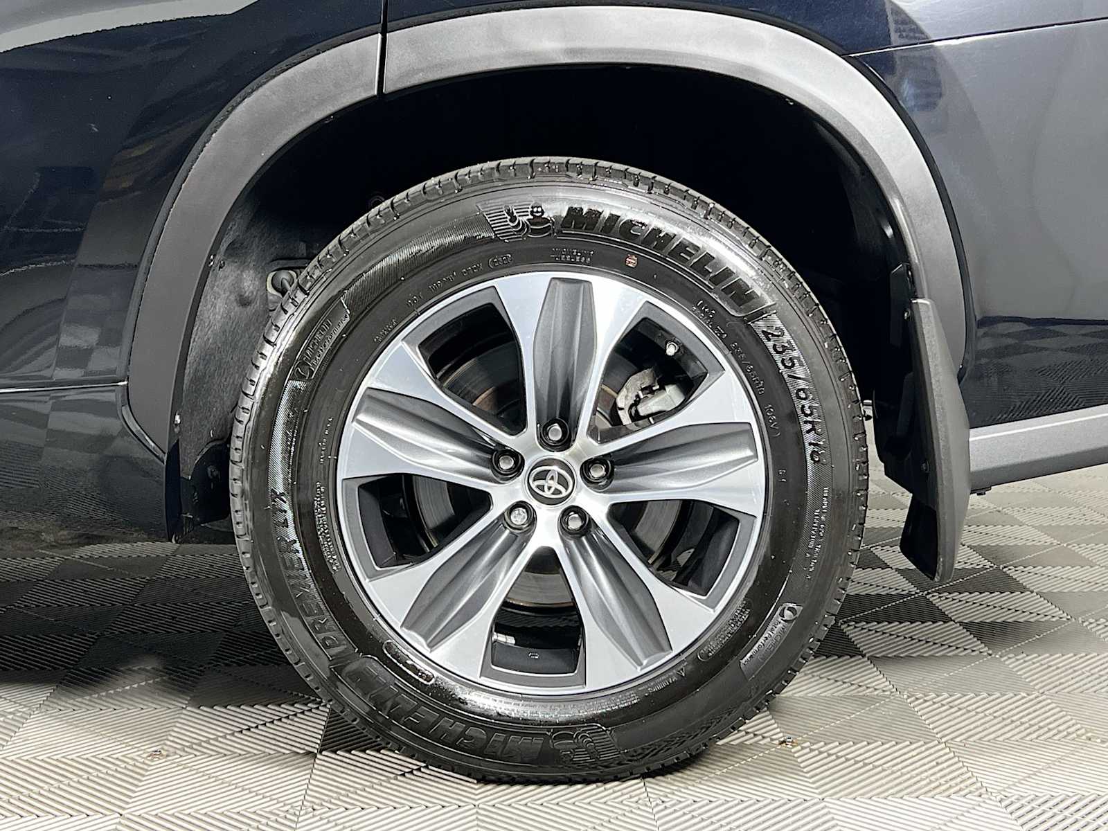 2023 Toyota Highlander XLE - Photo 33