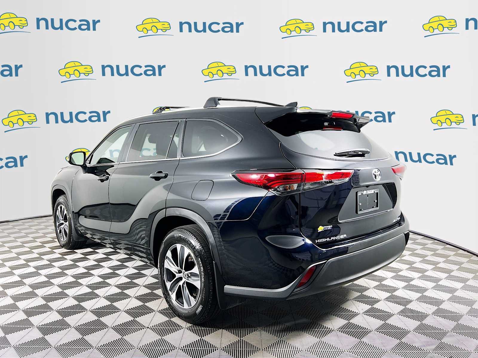 2023 Toyota Highlander XLE - Photo 5