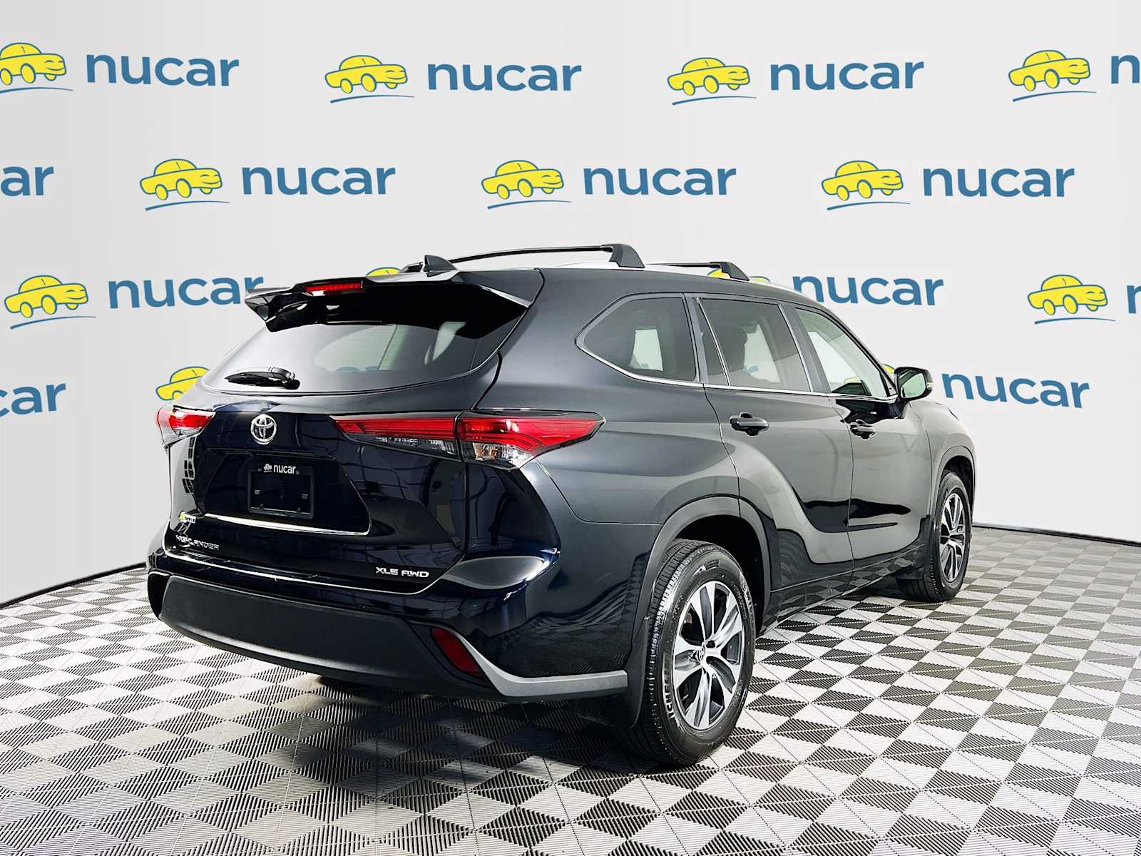 2023 Toyota Highlander XLE - Photo 7