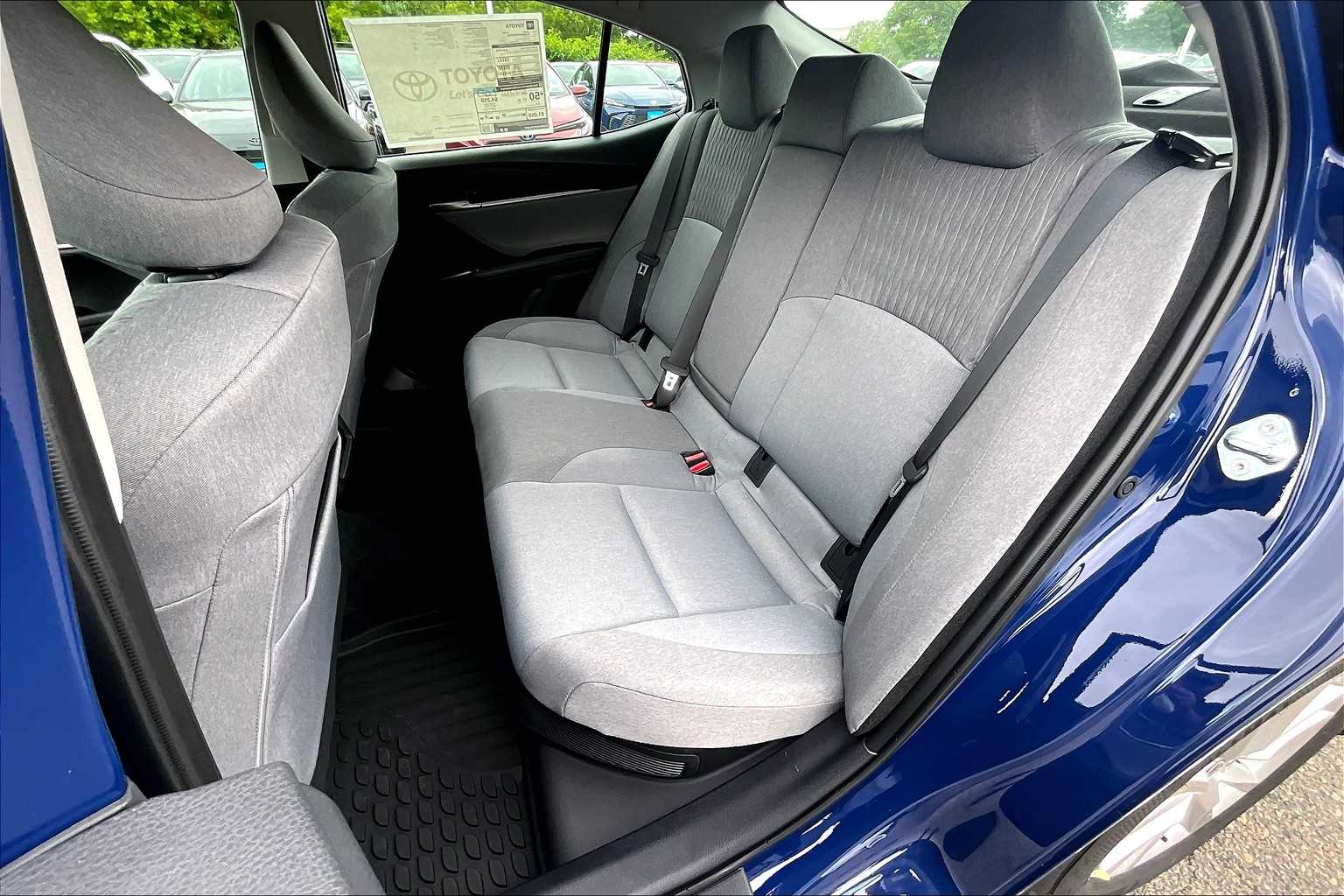 2025 Toyota Camry LE - Photo 15
