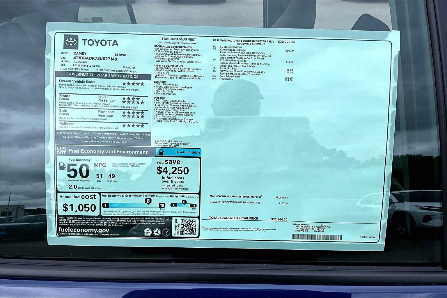 2025 Toyota Camry LE - Photo 18