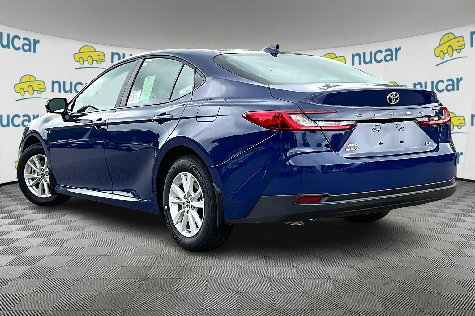 2025 Toyota Camry LE - Photo 5