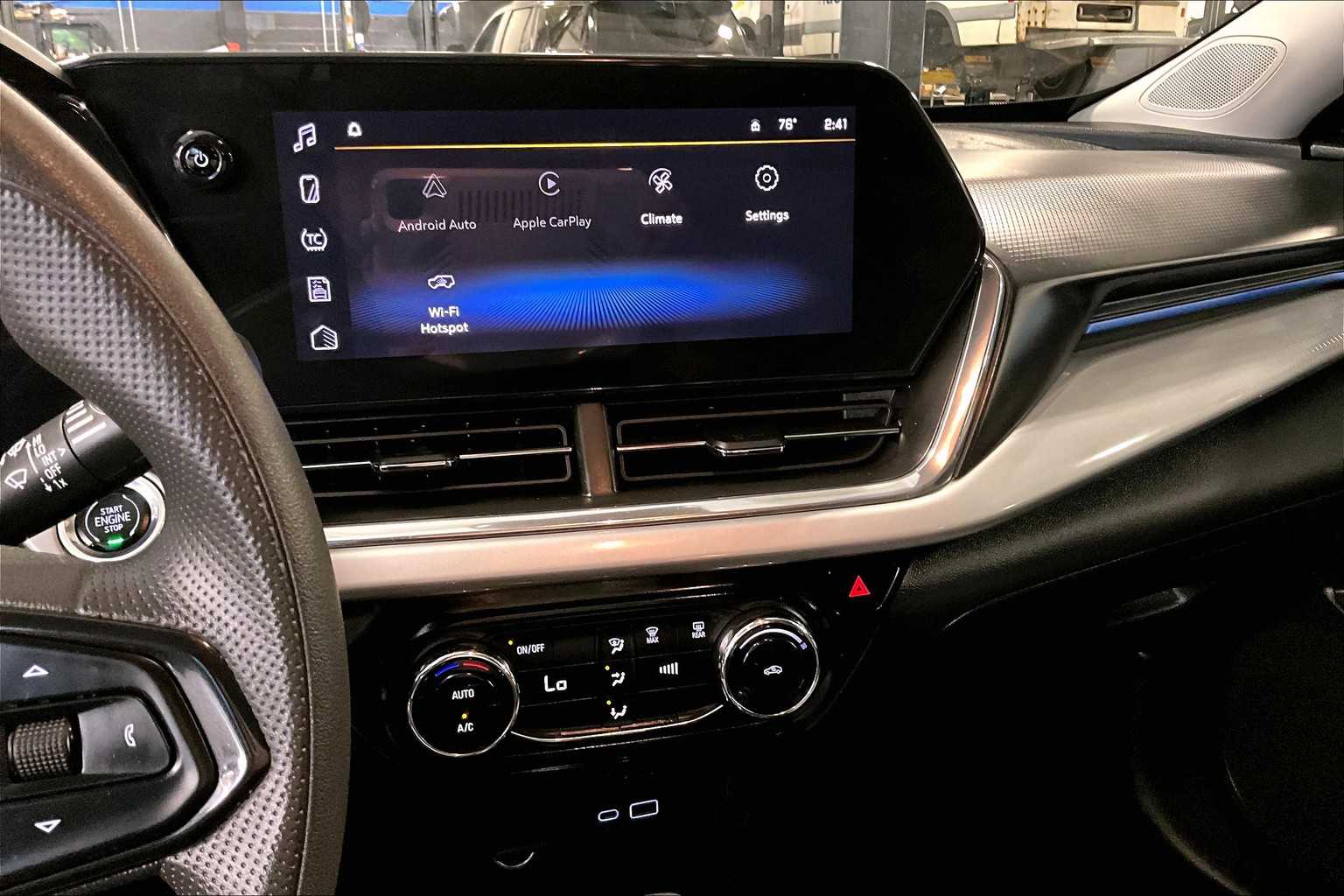 2024 Chevrolet Trax LT - Photo 19