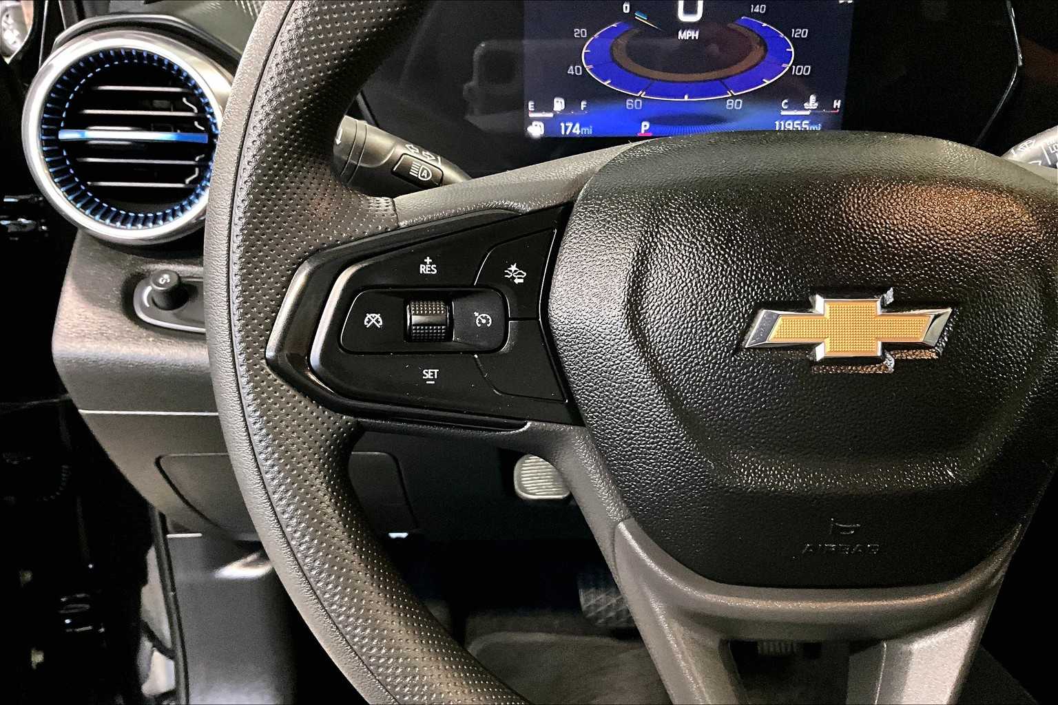 2024 Chevrolet Trax LT - Photo 24