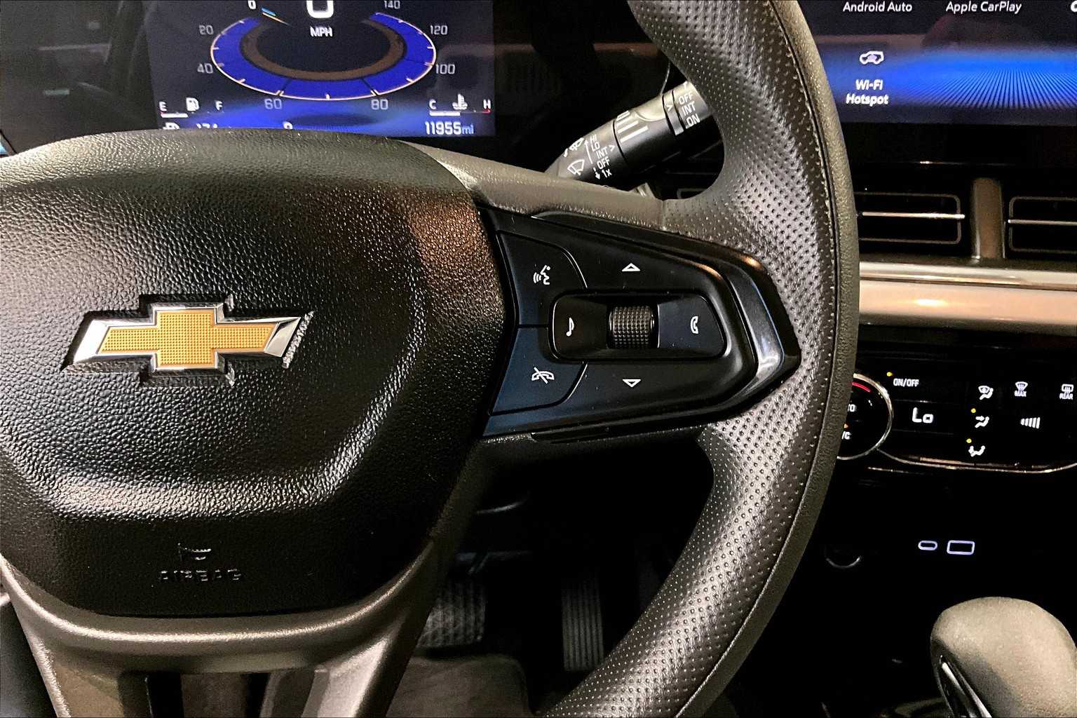 2024 Chevrolet Trax LT - Photo 25
