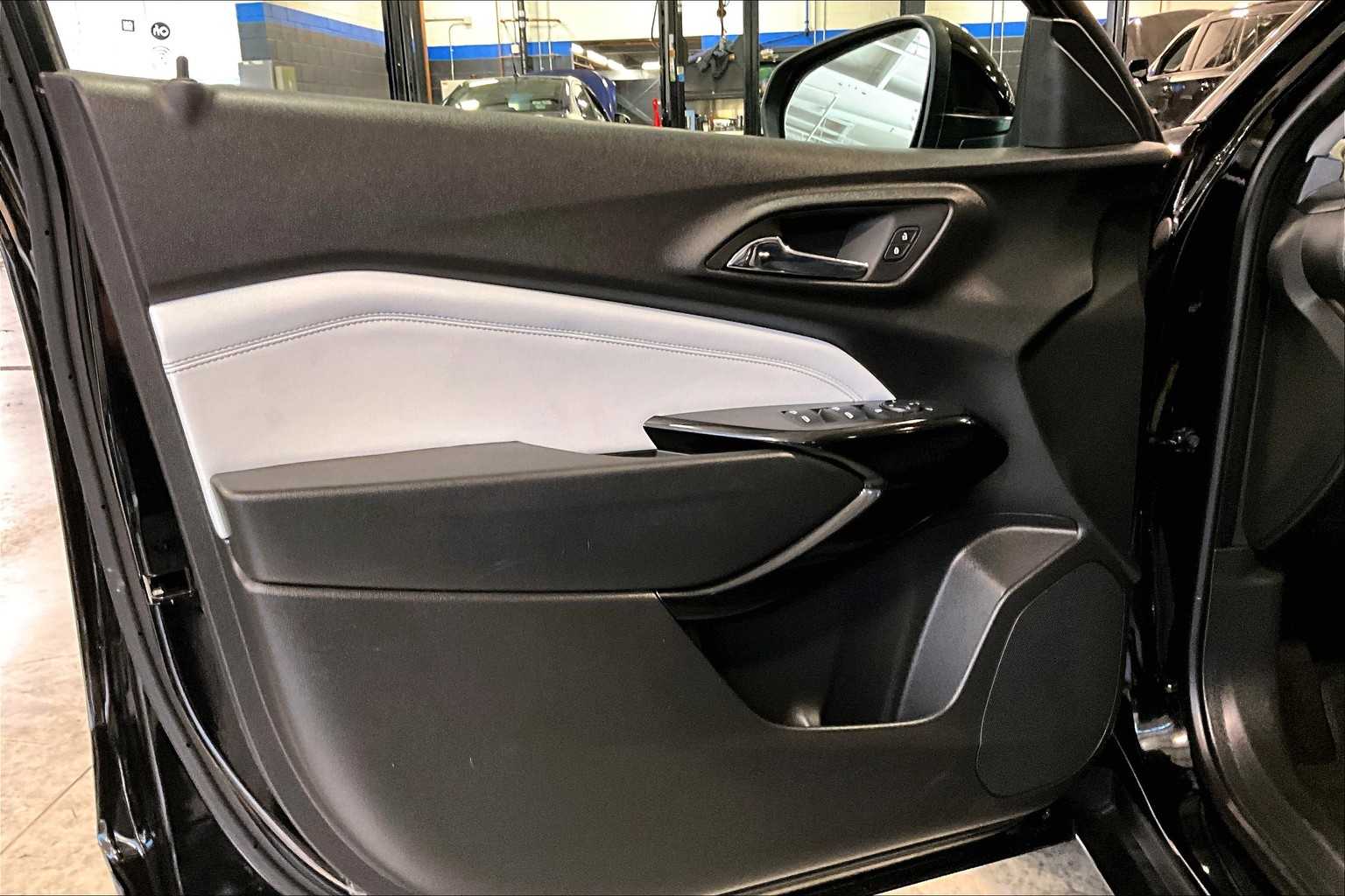 2024 Chevrolet Trax LT - Photo 9