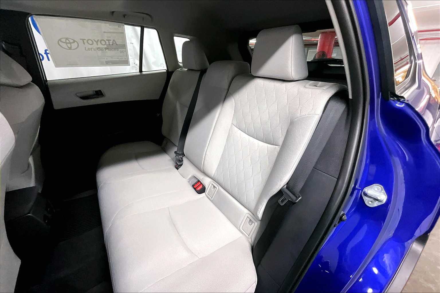 2025 Toyota Corolla Cross LE - Photo 15