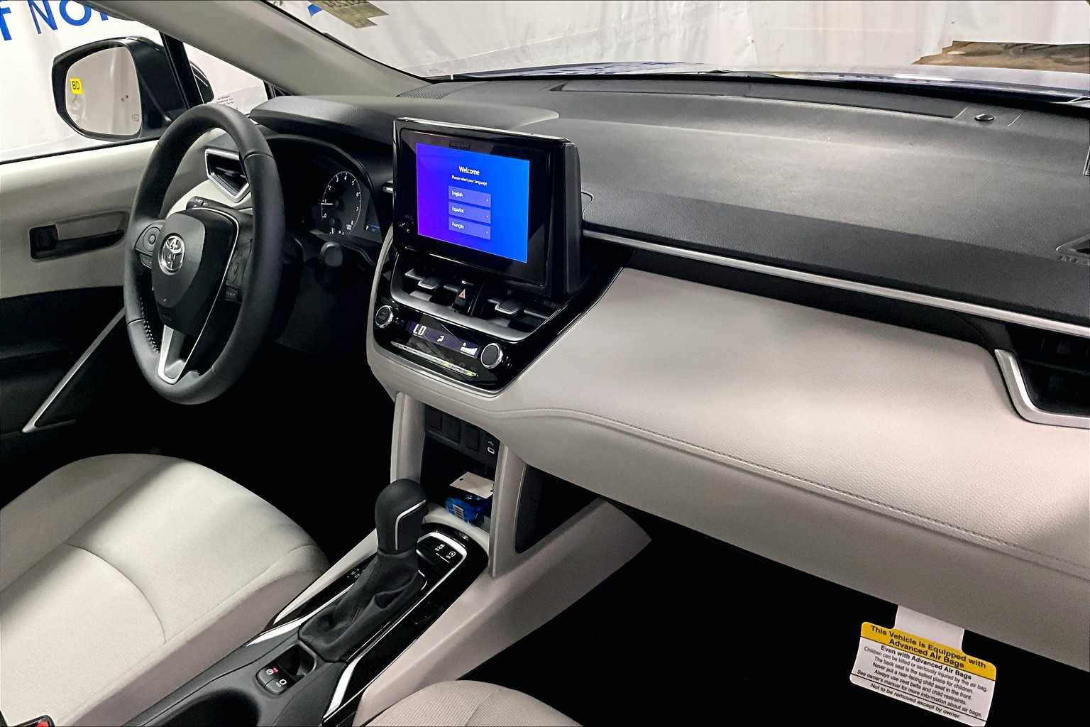 2025 Toyota Corolla Cross LE - Photo 10