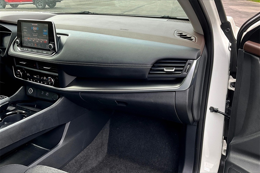 2023 Nissan Rogue SV - Photo 13