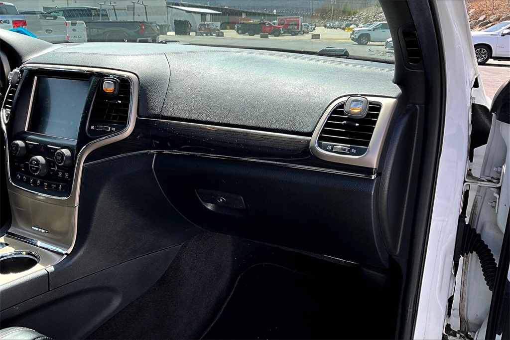 2017 Jeep Grand Cherokee Overland - Photo 13
