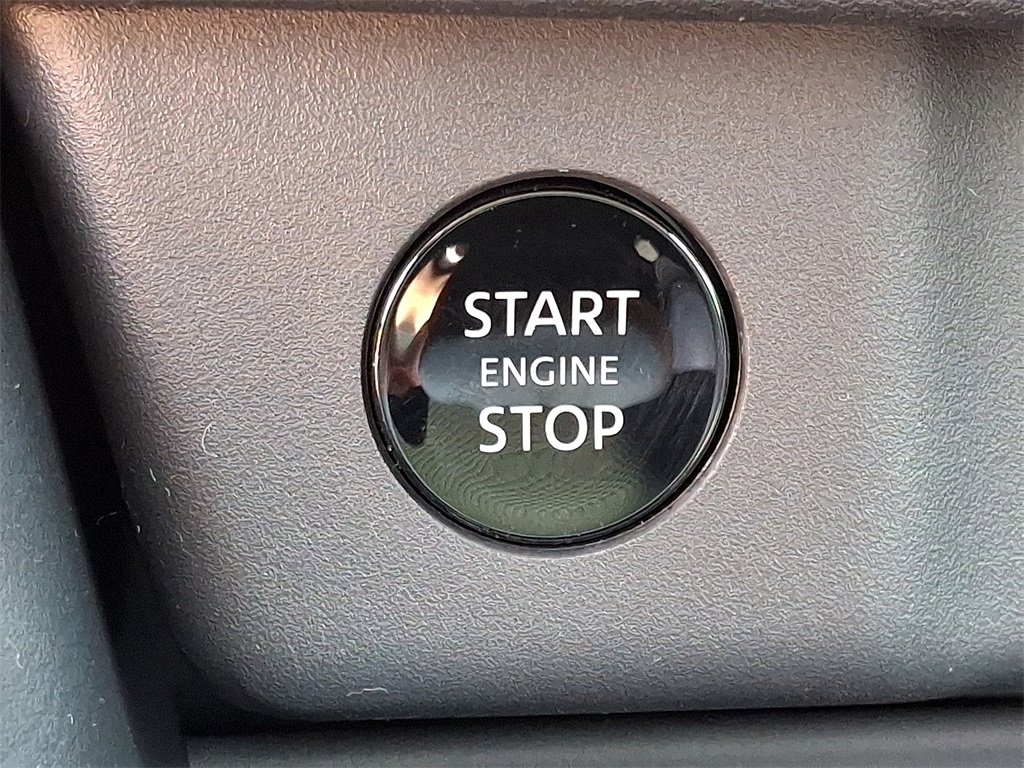 2025 Nissan Rogue SV - Photo 15