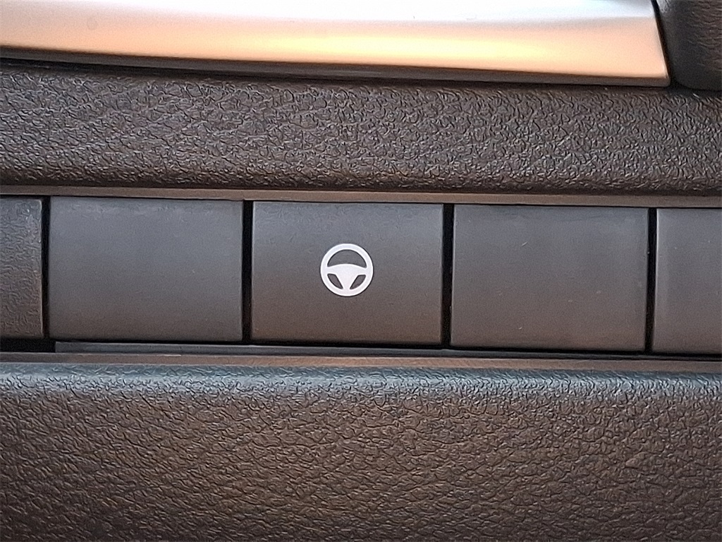 2025 Nissan Rogue SV - Photo 17