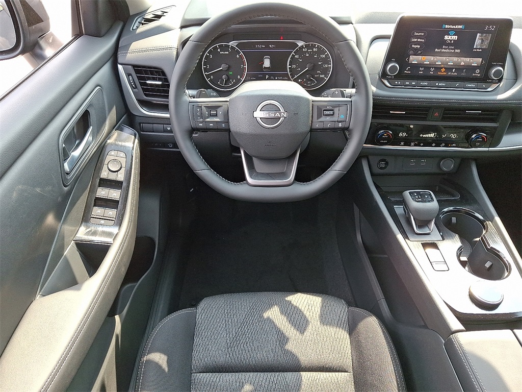 2025 Nissan Rogue SV - Photo 7