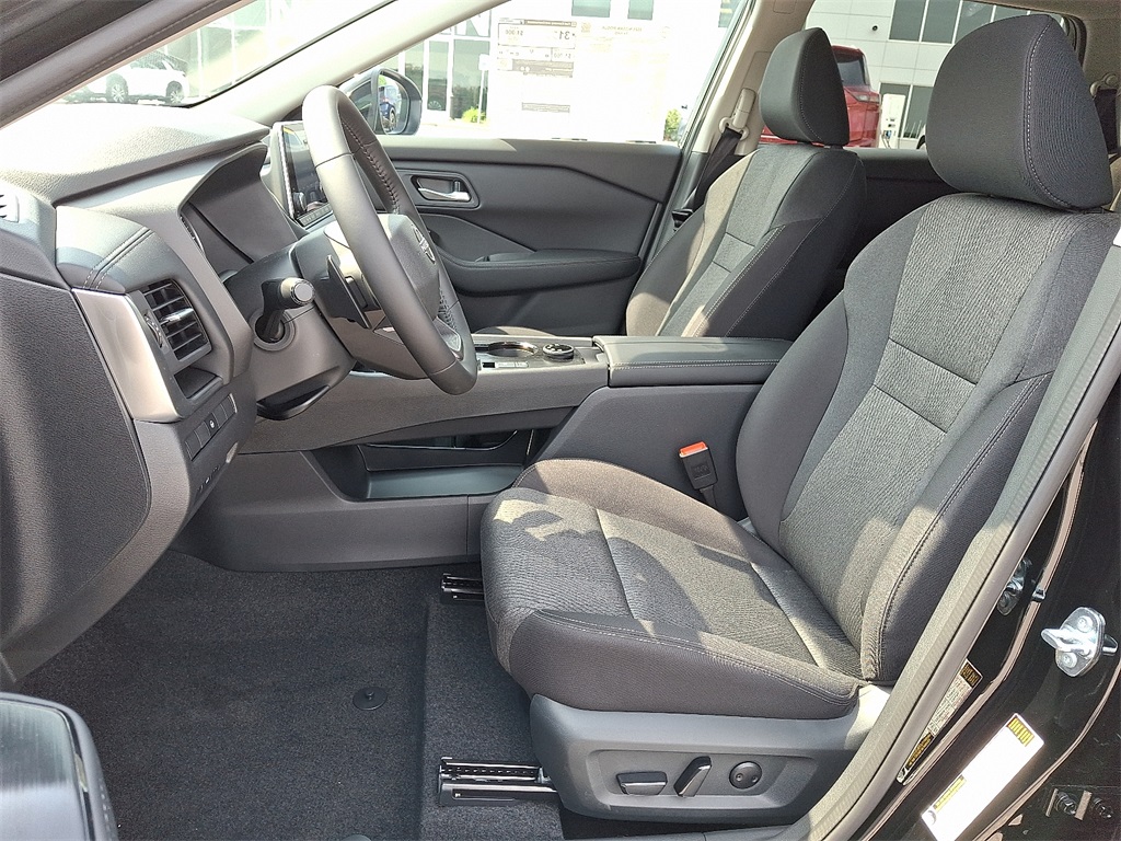 2025 Nissan Rogue SV - Photo 9