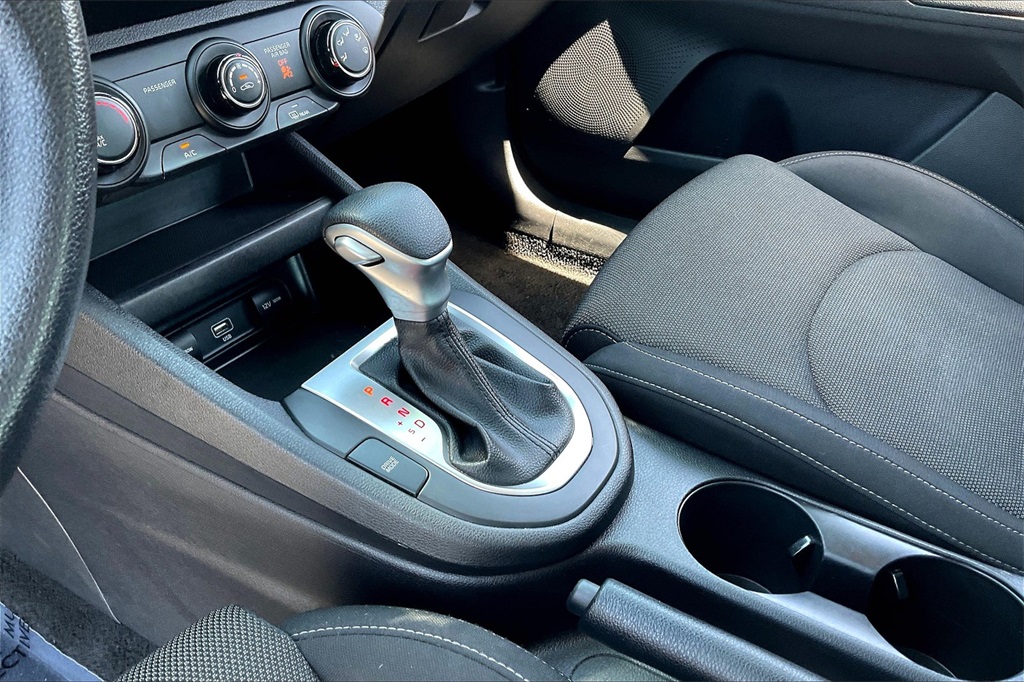 2022 Kia Forte LXS - Photo 19