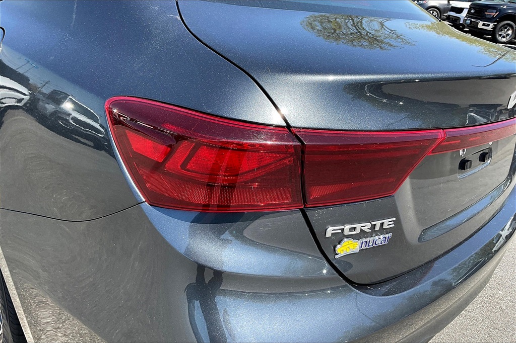 2022 Kia Forte LXS - Photo 28