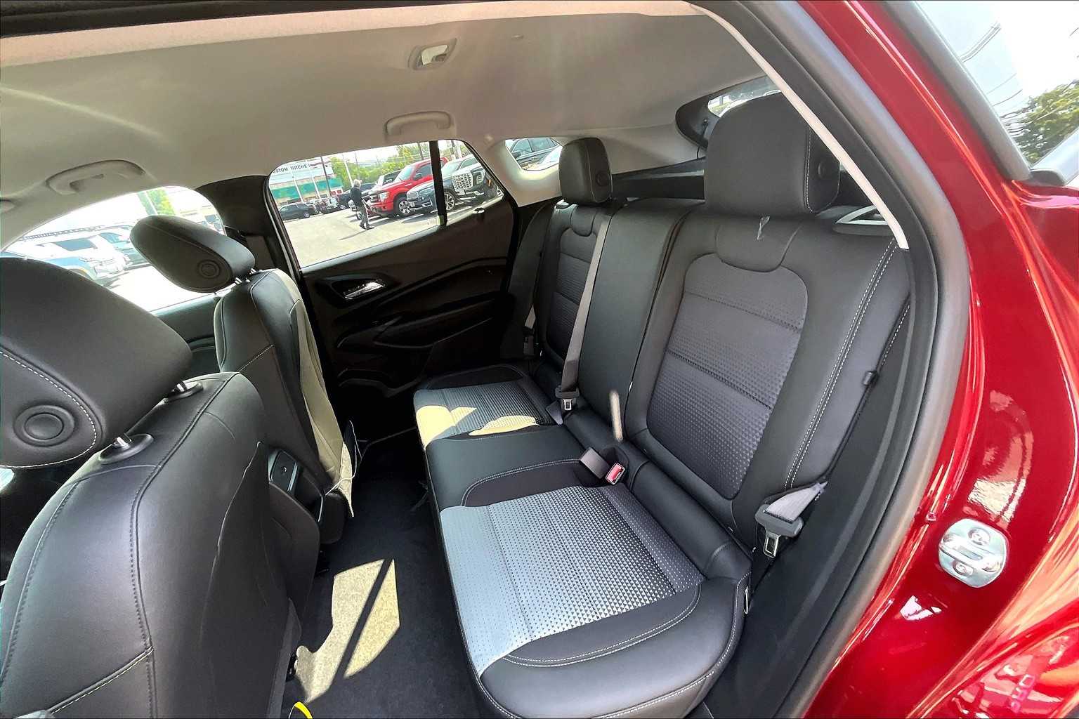 2025 Chevrolet Trax LT - Photo 15