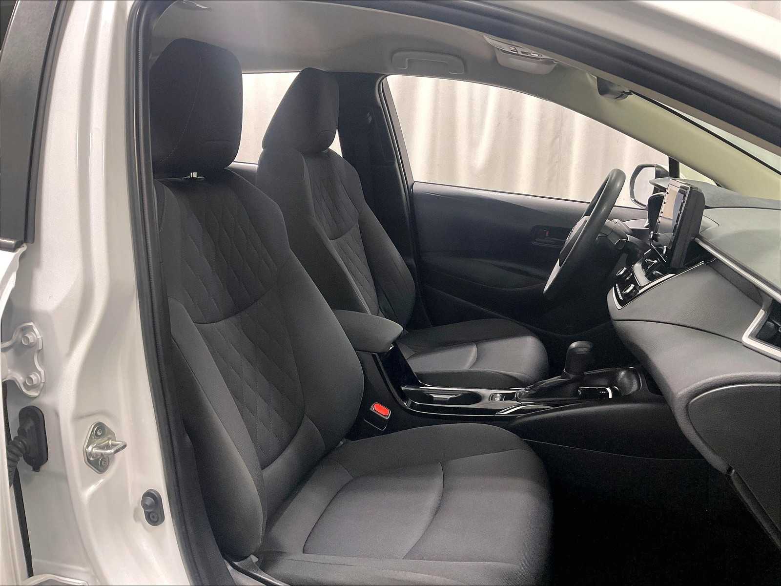 2022 Toyota Corolla LE - Photo 11