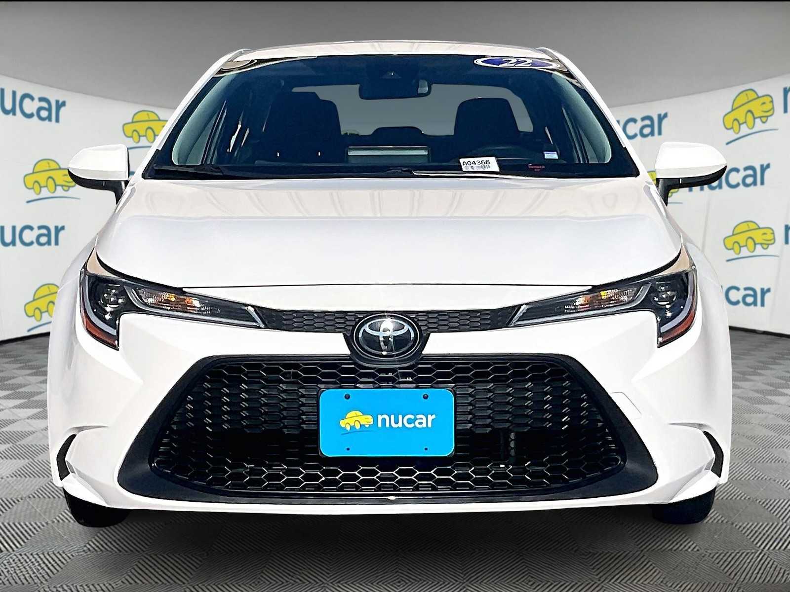 2022 Toyota Corolla LE - Photo 2