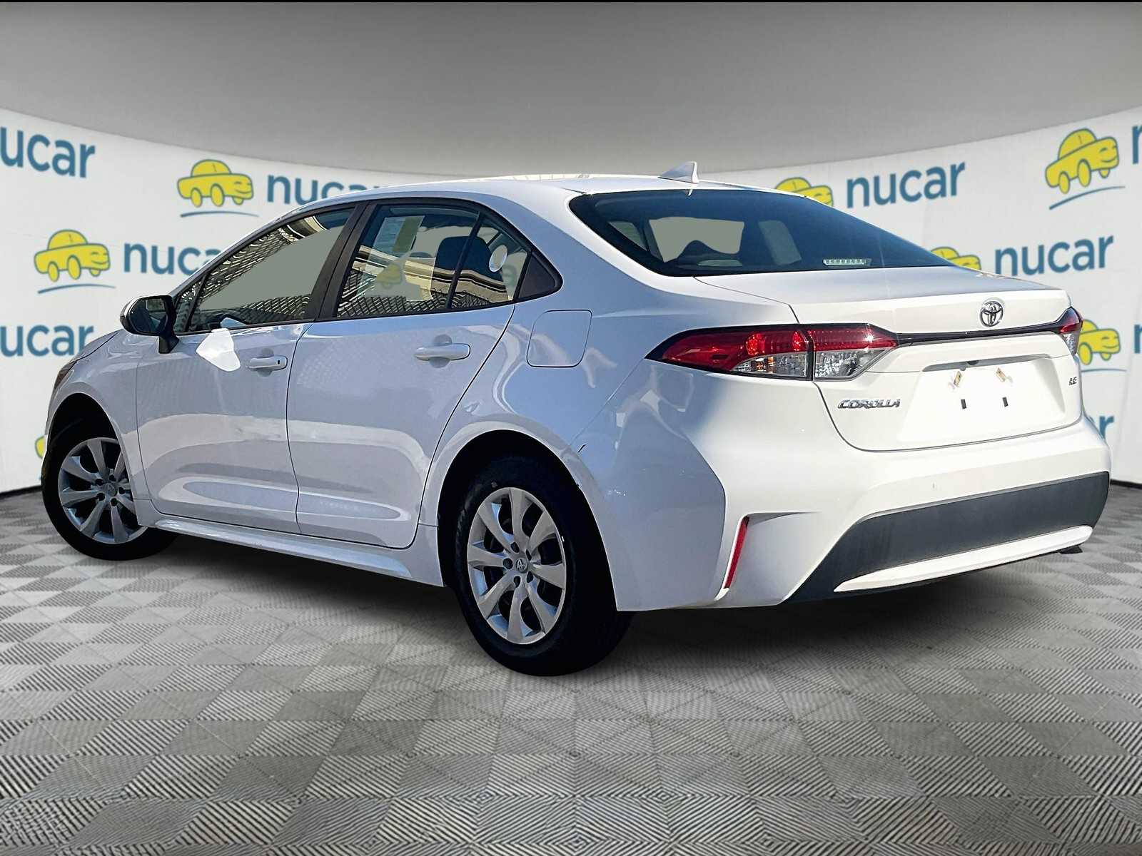 2022 Toyota Corolla LE - Photo 4