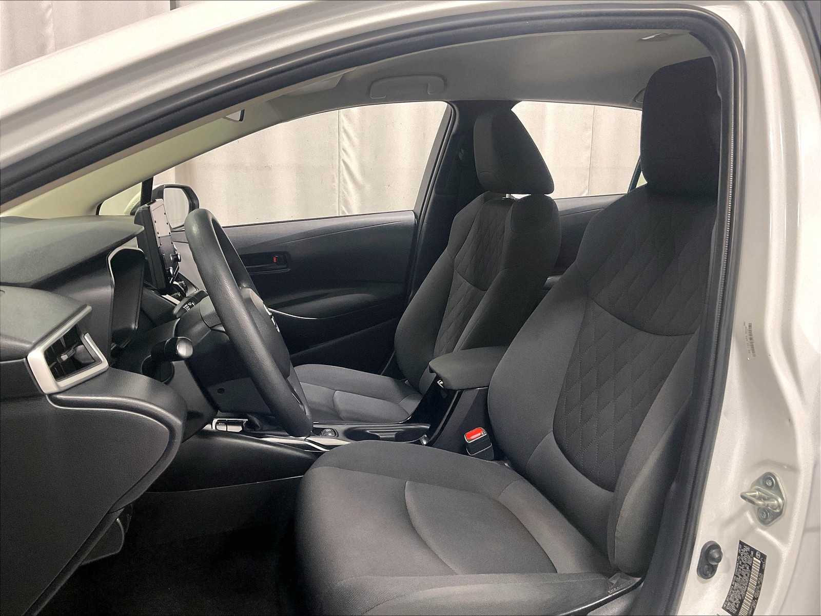 2022 Toyota Corolla LE - Photo 10