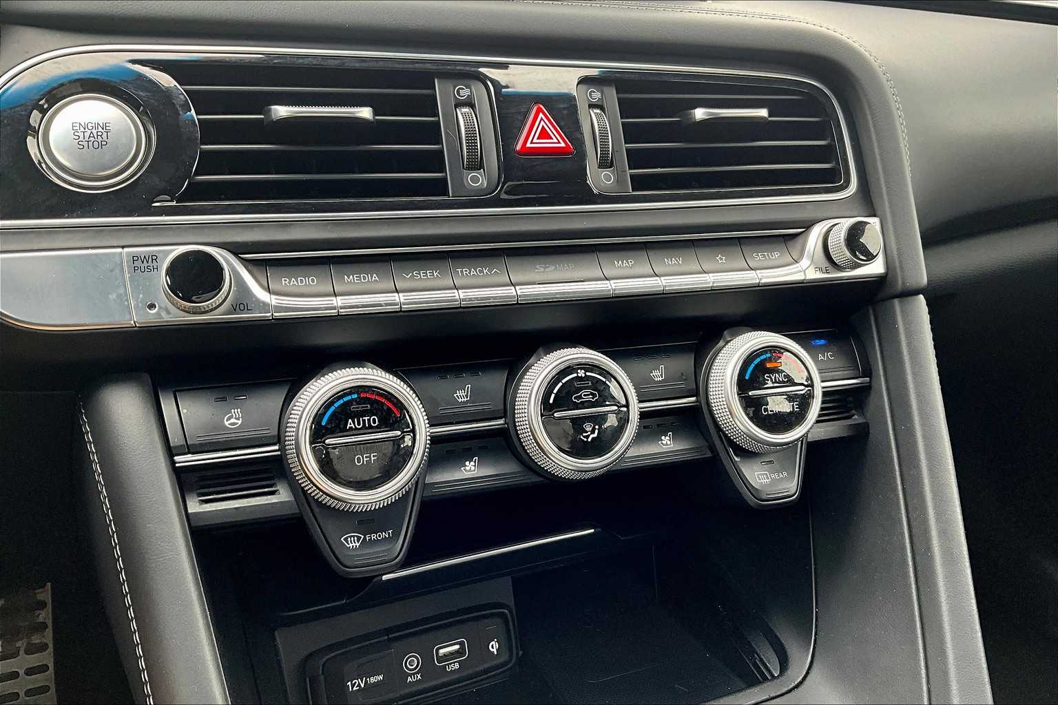 2019 Genesis G70 2.0T Advanced - Photo 26
