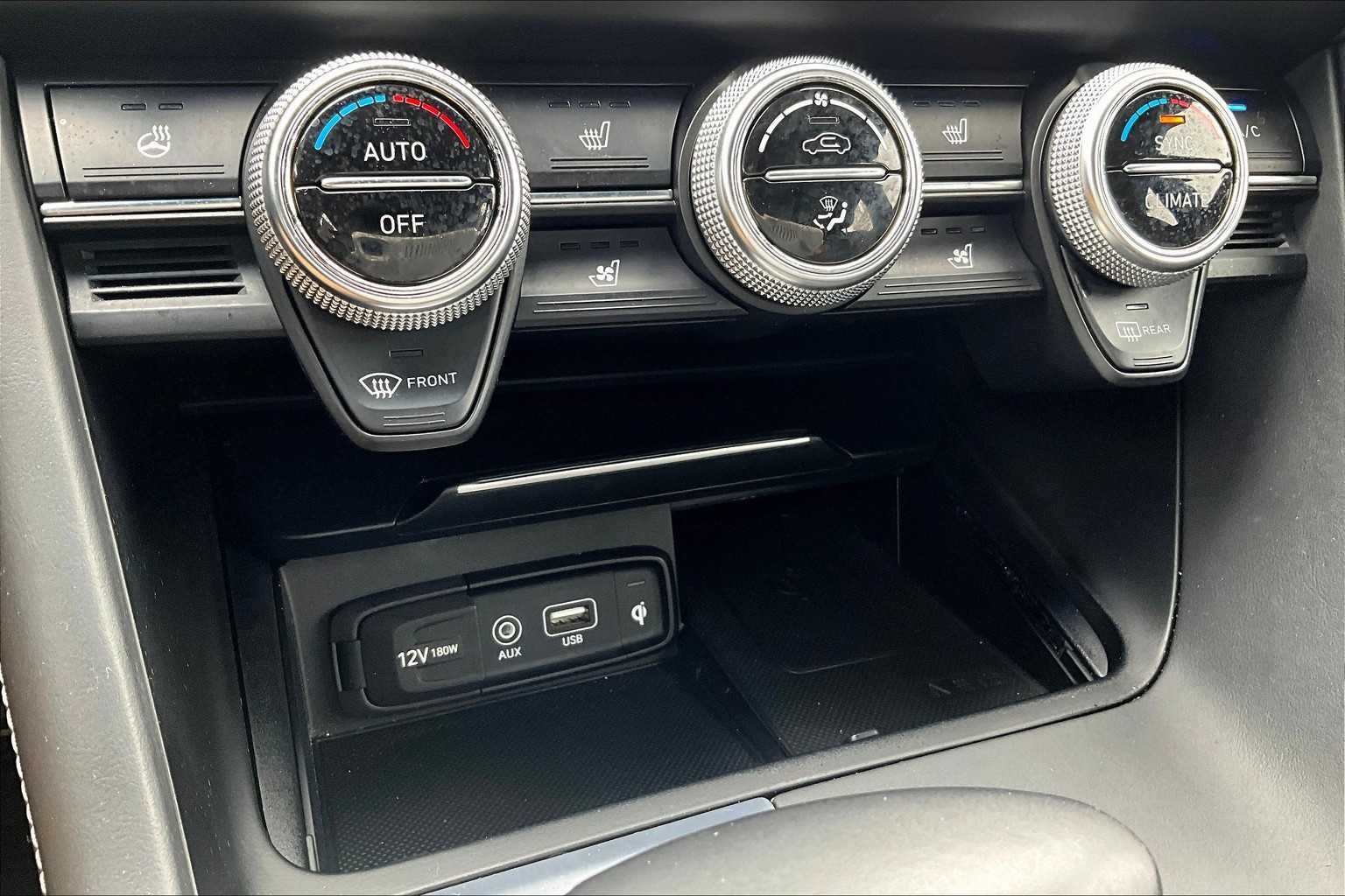 2019 Genesis G70 2.0T Advanced - Photo 27