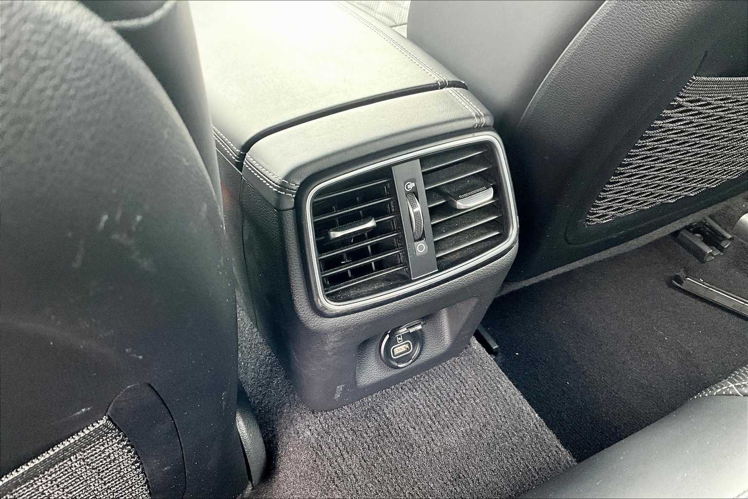 2019 Genesis G70 2.0T Advanced - Photo 28