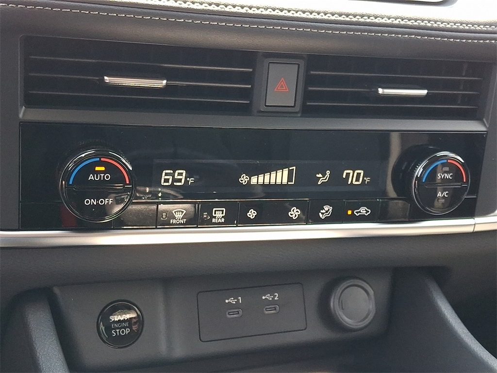 2025 Nissan Rogue SV - Photo 11