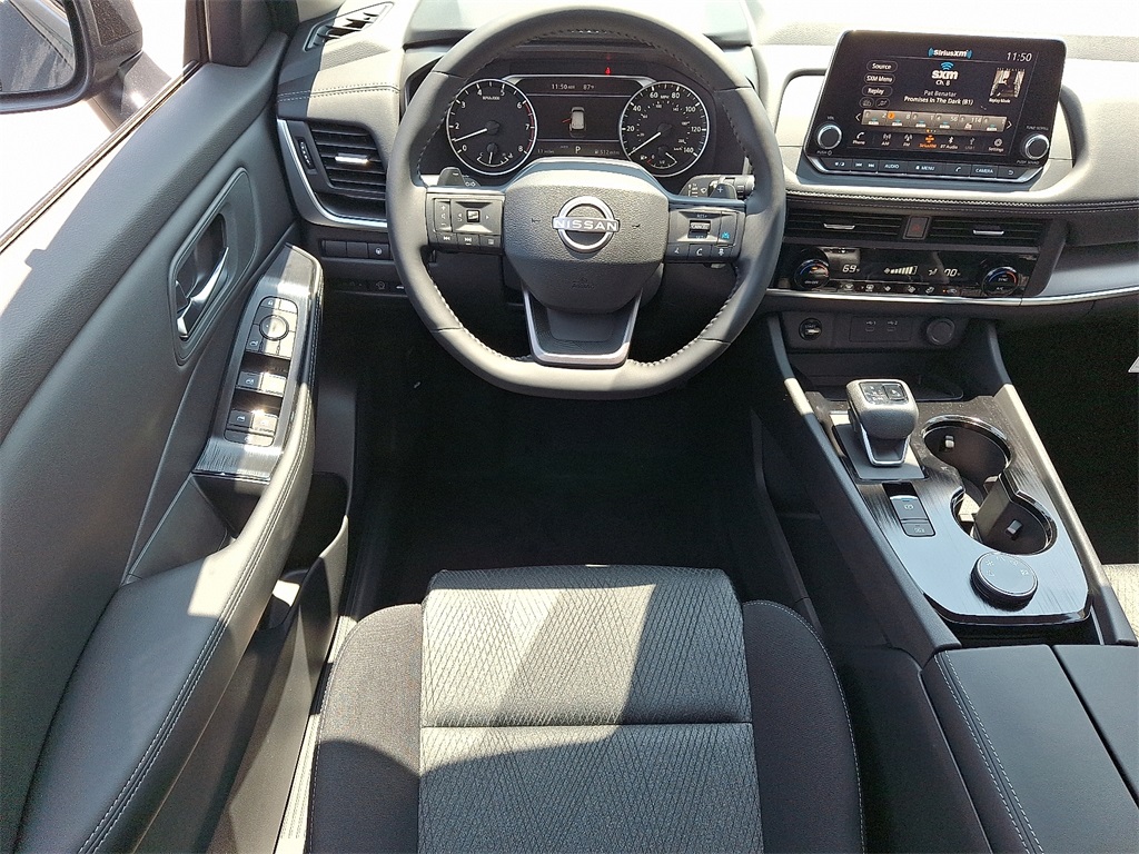 2025 Nissan Rogue SV - Photo 7