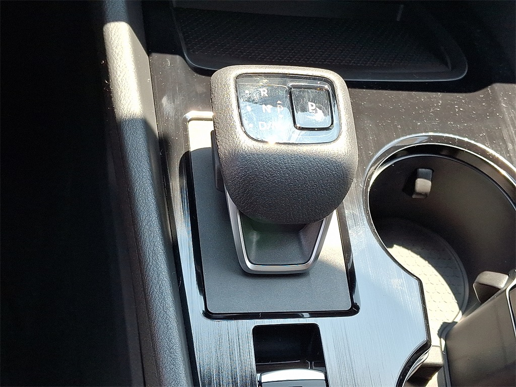 2025 Nissan Rogue SV - Photo 10