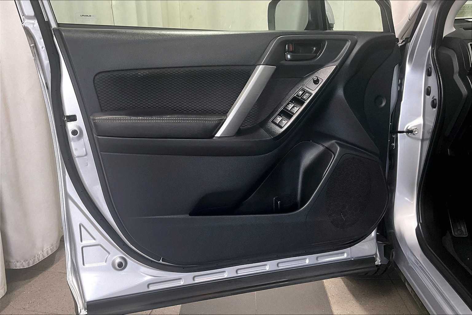 2017 Subaru Forester Premium - Photo 9