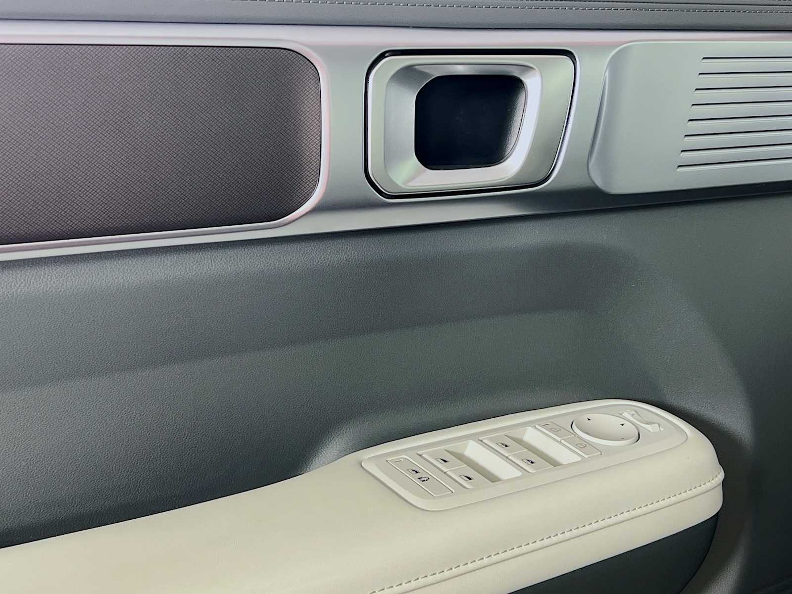 2026 Hyundai Santa Fe SEL photo 15
