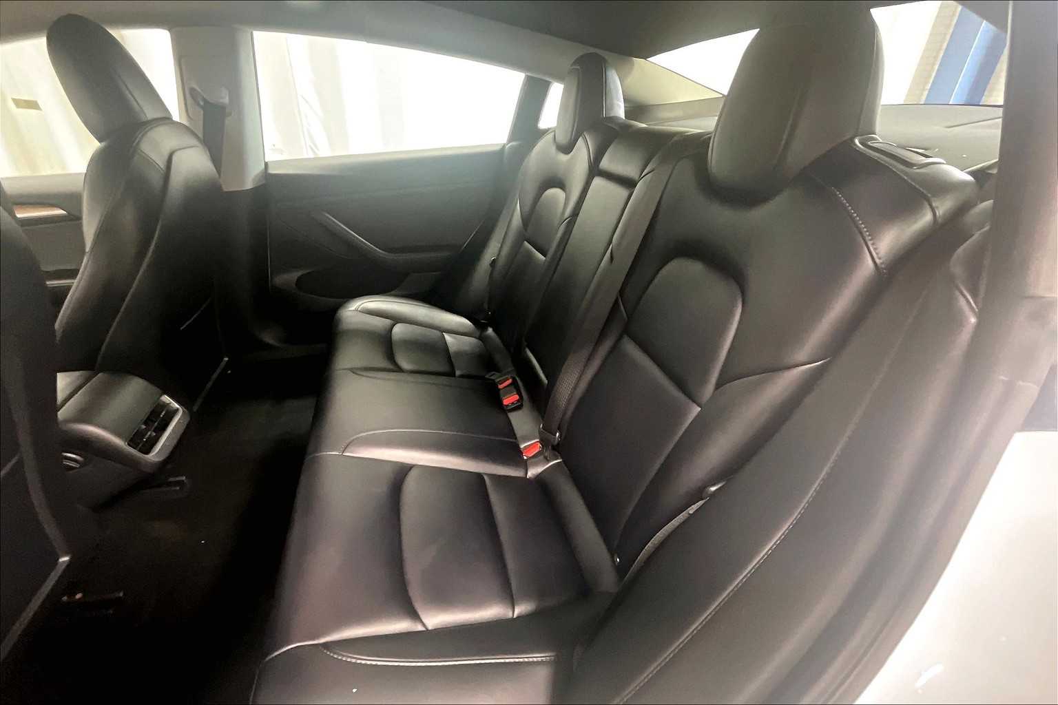2022 Tesla Model 3 Long Range - Photo 15