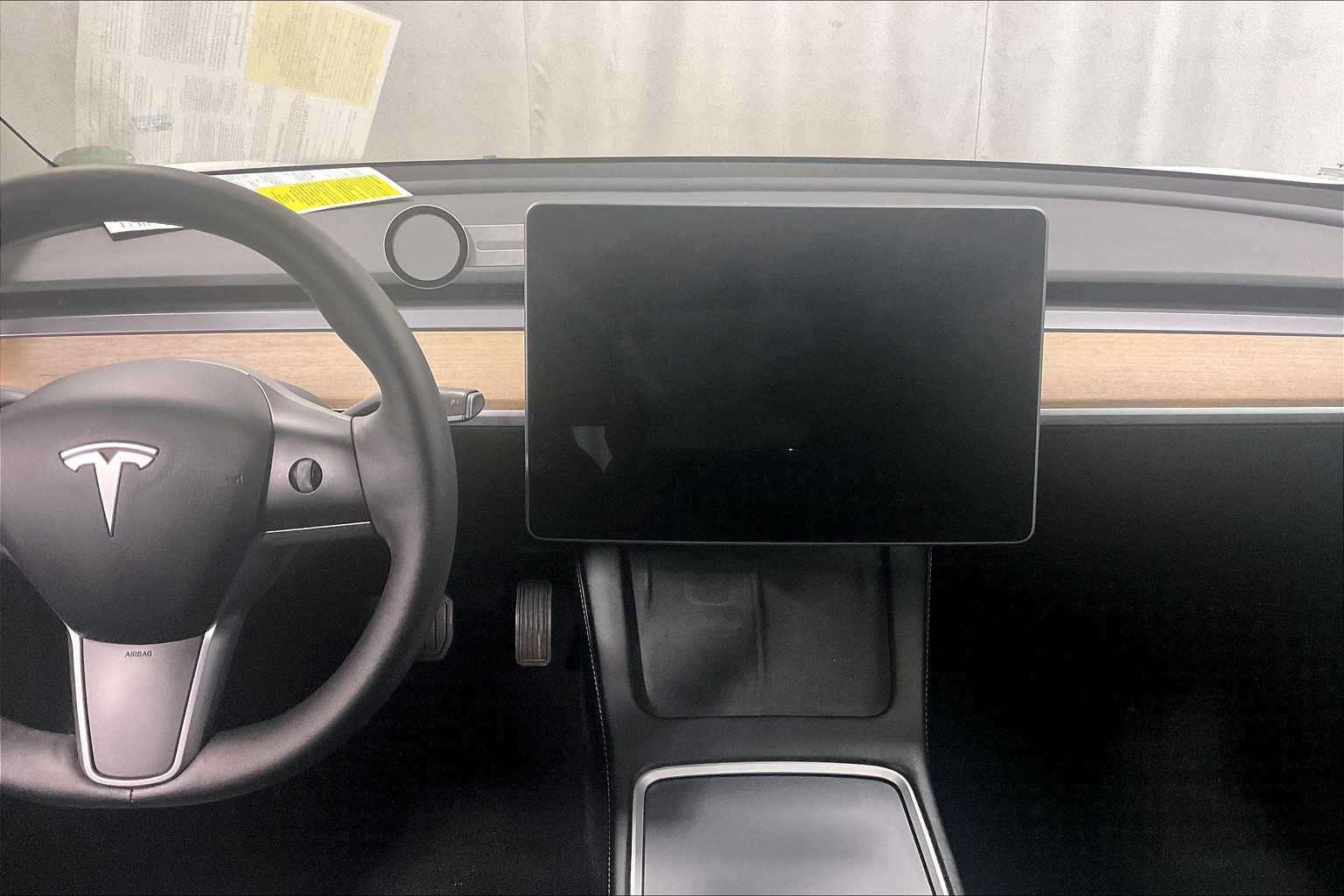 2022 Tesla Model 3 Long Range - Photo 18