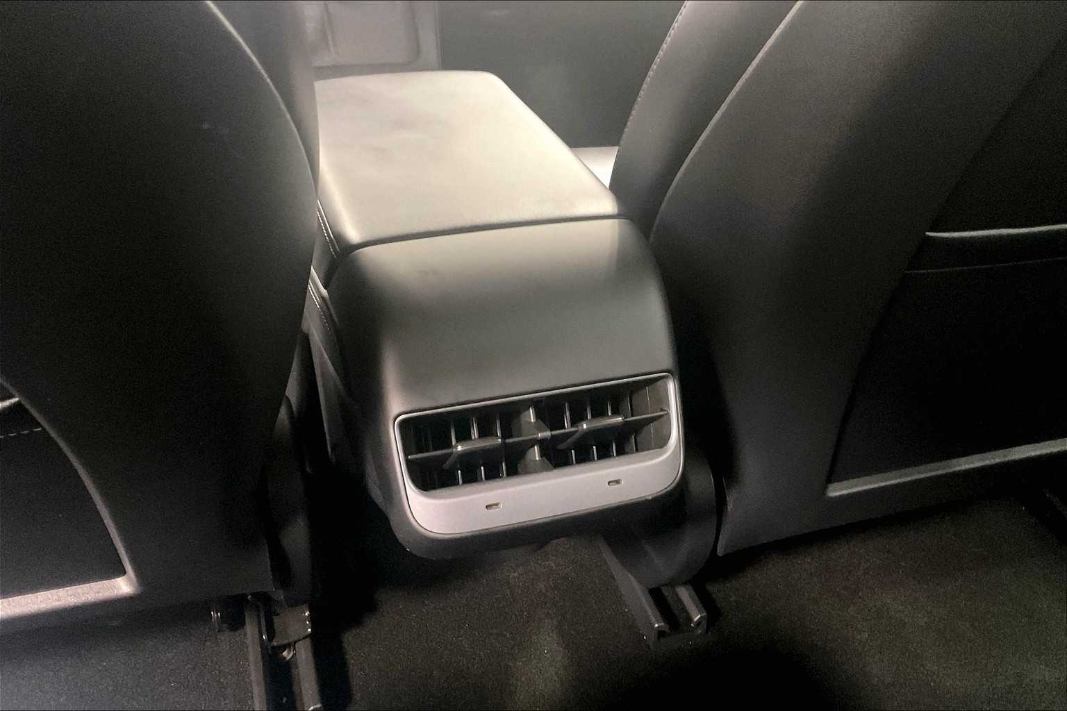 2022 Tesla Model 3 Long Range - Photo 27