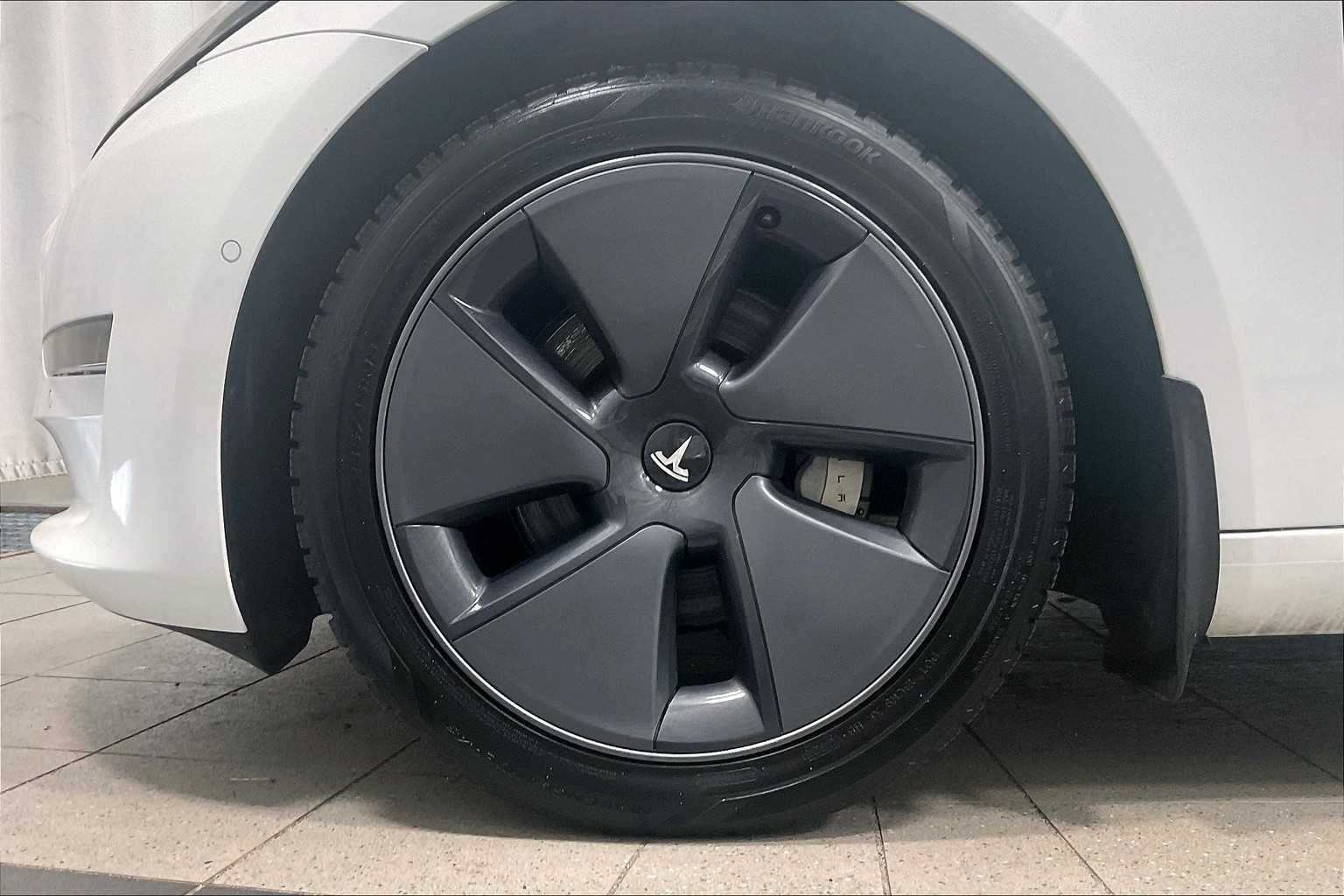 2022 Tesla Model 3 Long Range - Photo 7