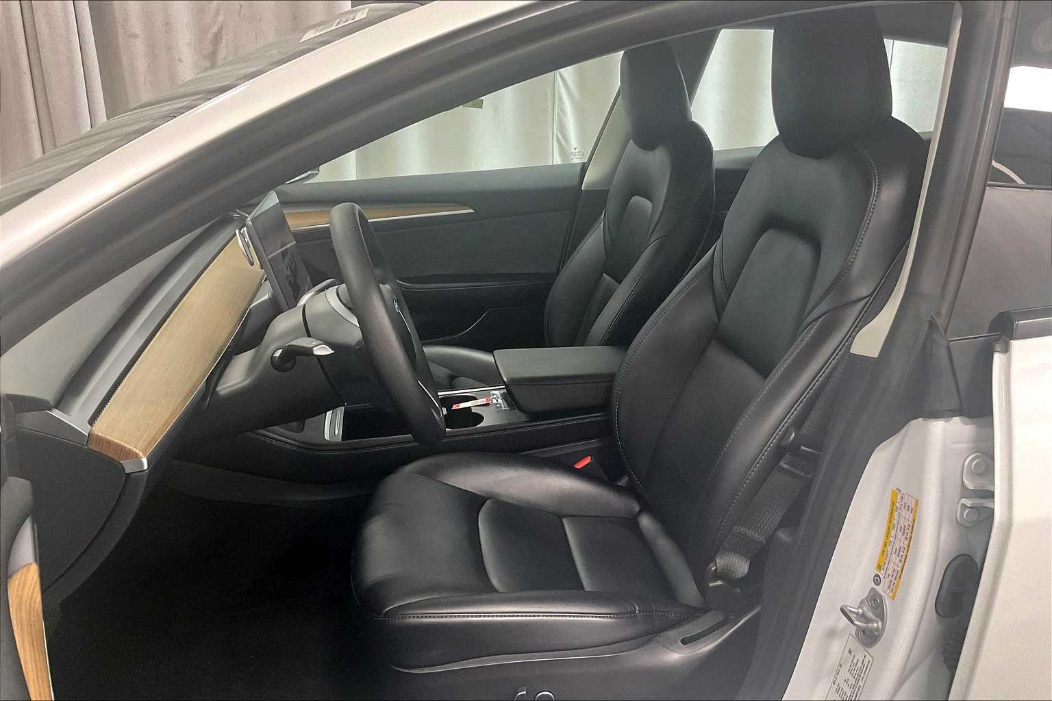 2022 Tesla Model 3 Long Range - Photo 10