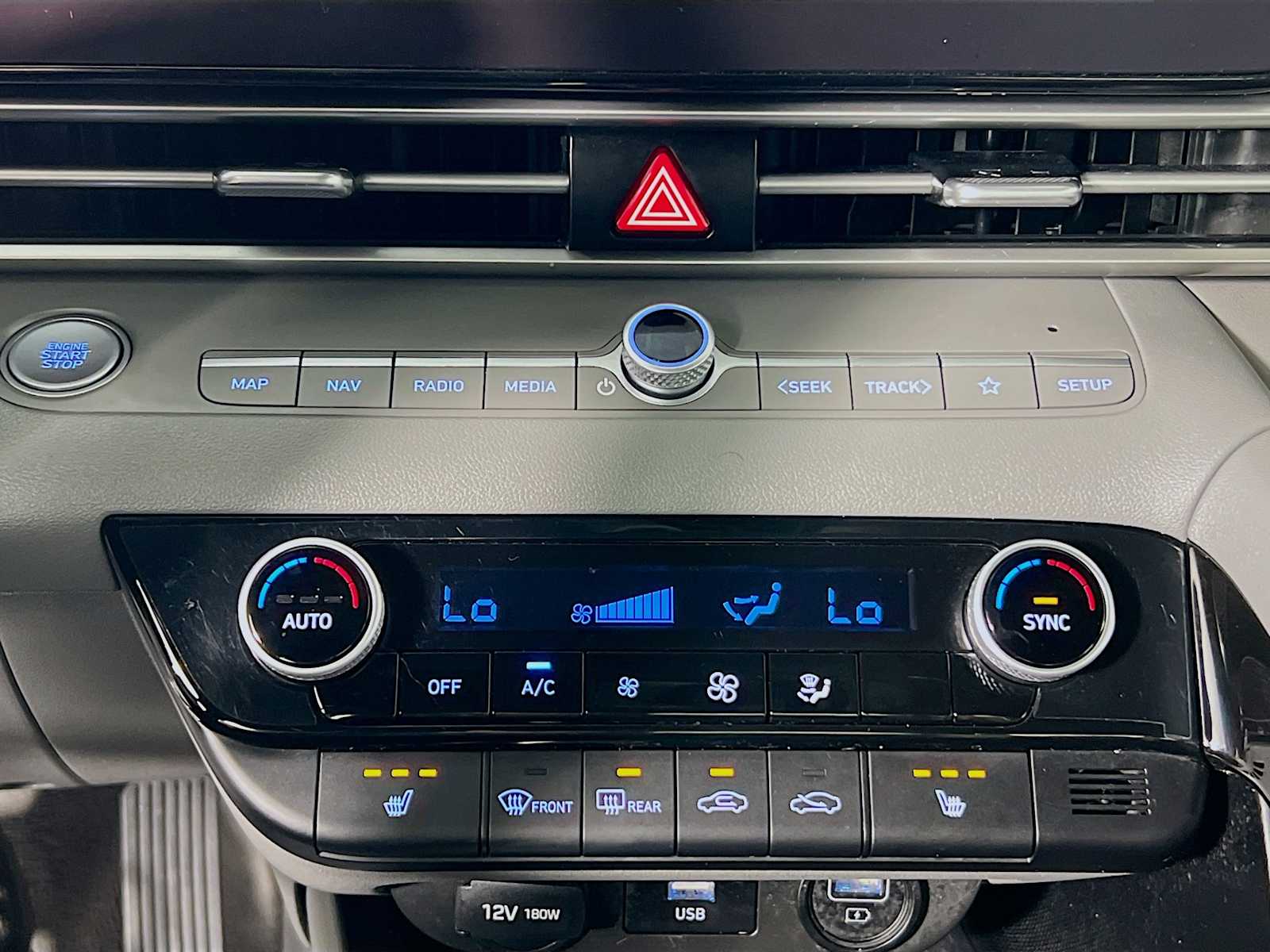 2023 Hyundai Elantra SEL - Photo 16
