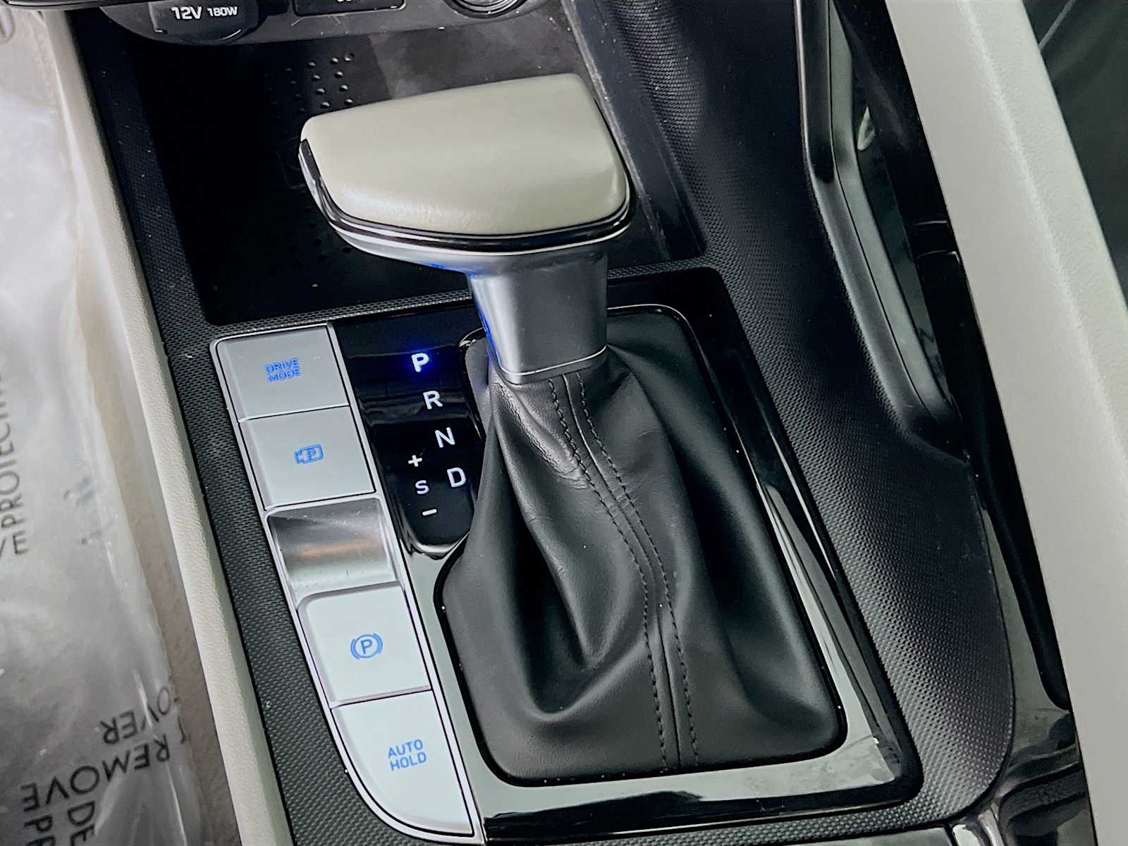2023 Hyundai Elantra SEL - Photo 17